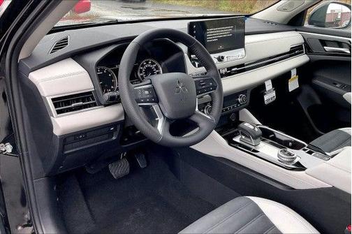 2025 Mitsubishi Outlander SE S-AWC