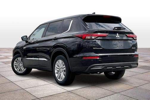 Labrador Black Pearl 2025 Mitsubishi Outlander PHEV ES