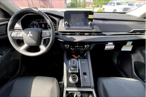 2025 Mitsubishi Outlander ES