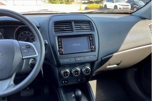 2023 Mitsubishi Outlander Sport ES