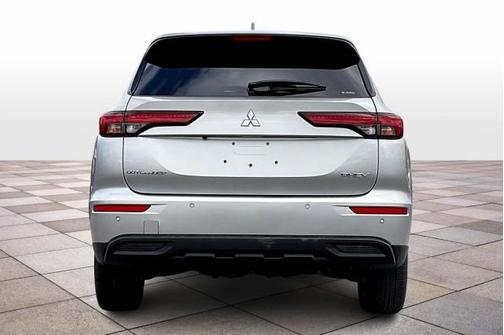 2025 Mitsubishi Outlander ES