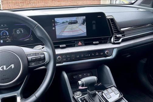 Glacial White Pearl 2023 Kia Sportage X-Line