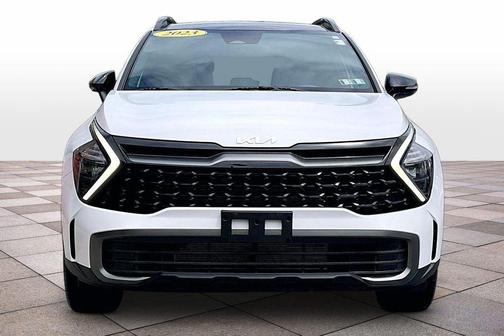 Glacial White Pearl 2023 Kia Sportage X-Line