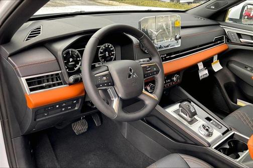 2025 Mitsubishi Outlander PHEV SEL