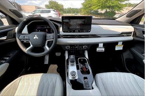 2025 Mitsubishi Outlander Platinum Edition