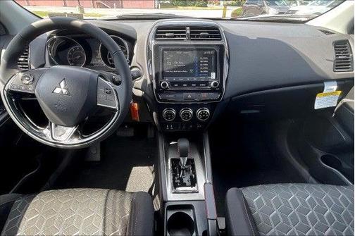 2025 Mitsubishi Outlander Sport 2.0 LE