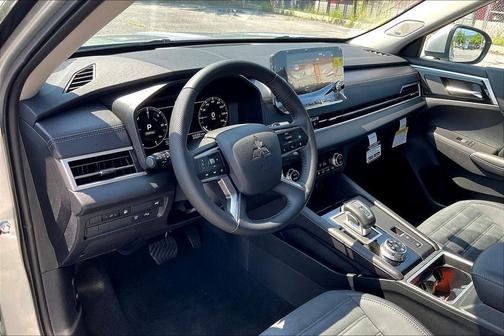 2025 Mitsubishi Outlander PHEV SE