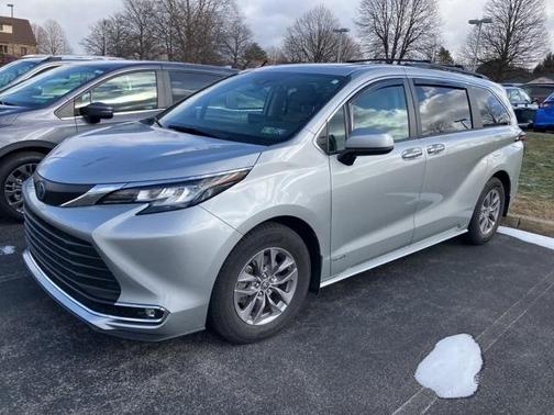 2021 Toyota Sienna XLE