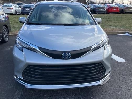 2021 Toyota Sienna XLE