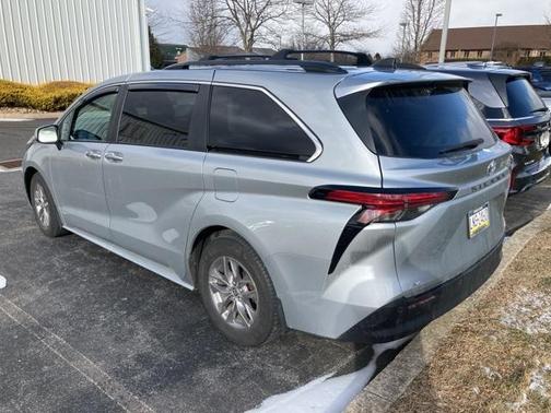 2021 Toyota Sienna XLE