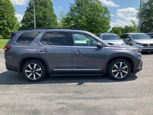 Modern Steel Metallic 2025 Honda Pilot
