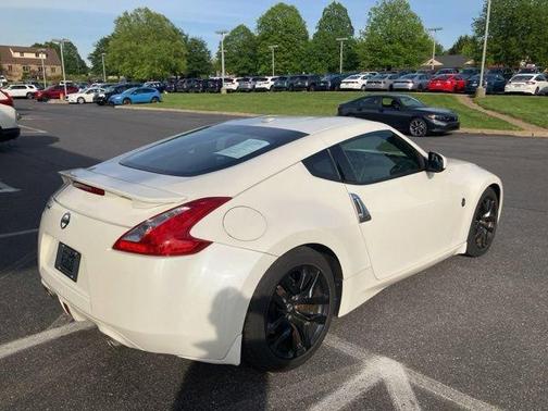 White 2017 Nissan 370Z Touring