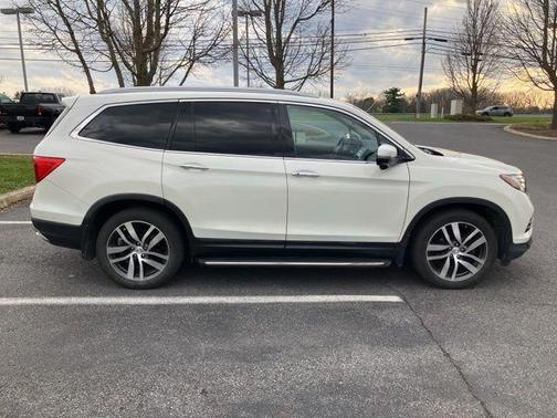 White Diamond Pearl 2016 Honda Pilot Touring