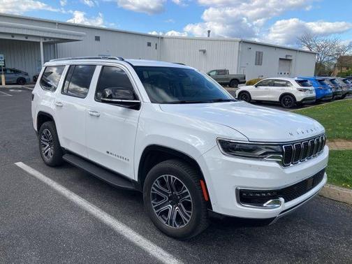 Bright White Clearcoat 2024 Jeep Wagoneer Series II