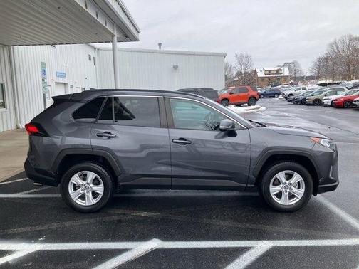 2020 Toyota RAV4 XLE