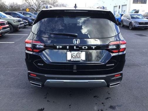 Crystal Black 2026 Honda Pilot Touring