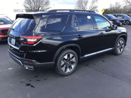 Crystal Black 2026 Honda Pilot Touring