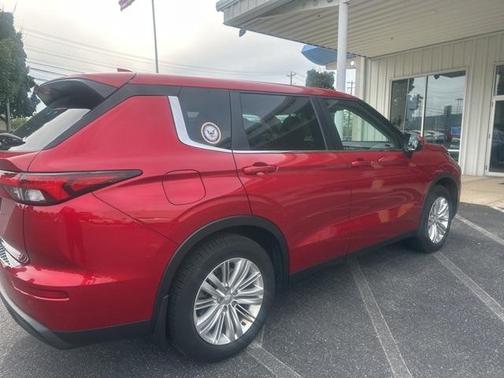 2022 Mitsubishi Outlander ES
