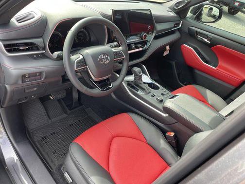 2025 Toyota Highlander XSE