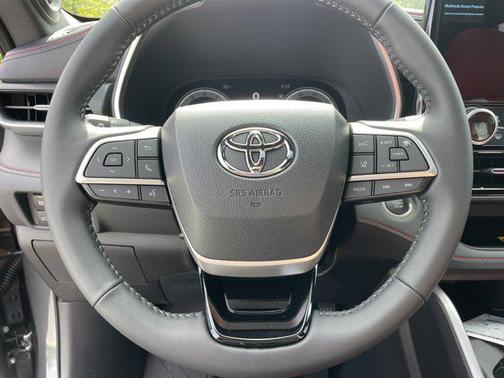 2025 Toyota Highlander XSE