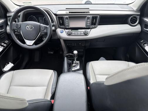 Blizzard Pearl 2017 Toyota RAV4 Hybrid Limited