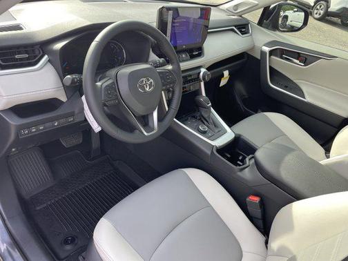 2025 Toyota RAV4 Hybrid XLE Premium
