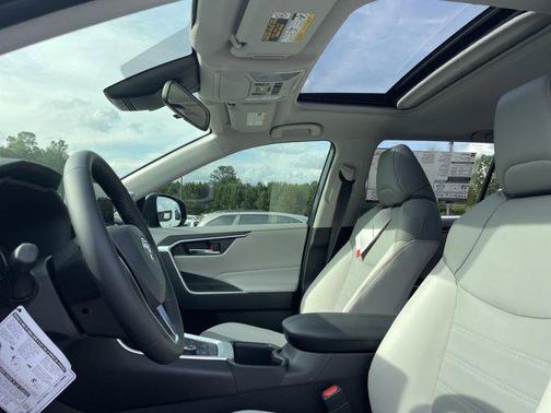 2025 Toyota RAV4 Hybrid XLE Premium