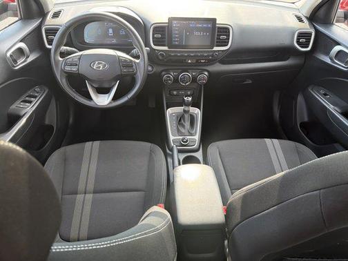 2024 Hyundai VENUE SEL