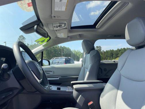 2024 Toyota Sienna XLE 8 Passenger