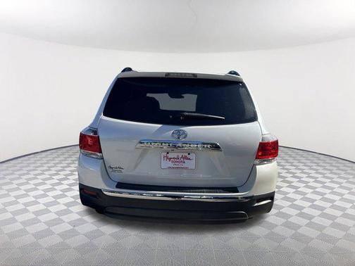 2013 Toyota Highlander SE