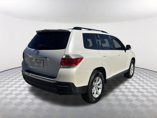 2013 Toyota Highlander SE