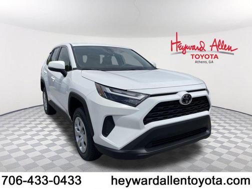 2025 Toyota RAV4 LE