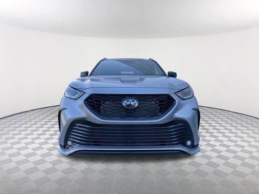 2025 Toyota Highlander XSE