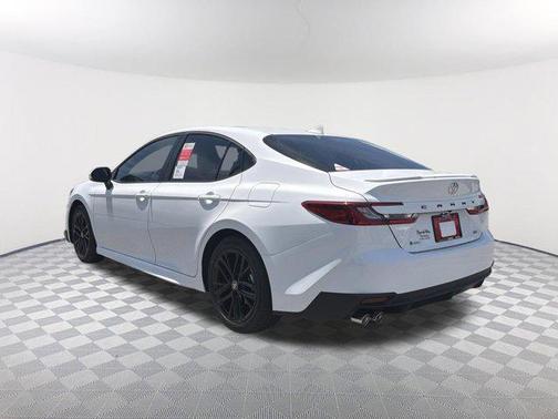 Ice Cap 2026 Toyota Camry SE