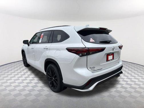 2026 Toyota Highlander XSE