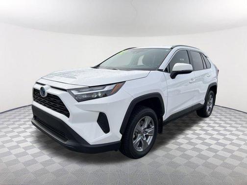 2022 Toyota RAV4 Hybrid XLE