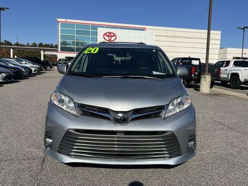 2020 Toyota Sienna XLE