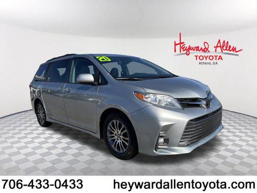 2020 Toyota Sienna XLE