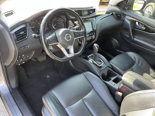 2022 Nissan Rogue Sport SL
