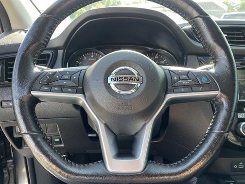 2022 Nissan Rogue Sport SL