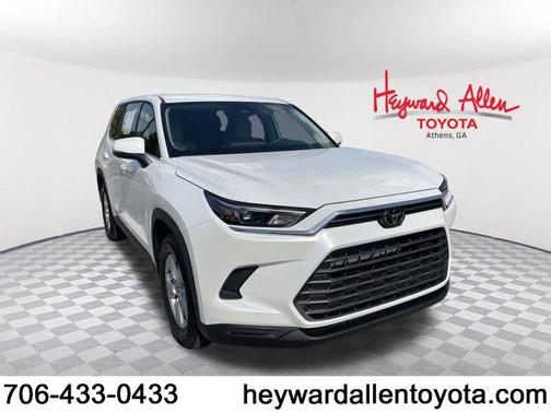 2025 Toyota Highlander LE