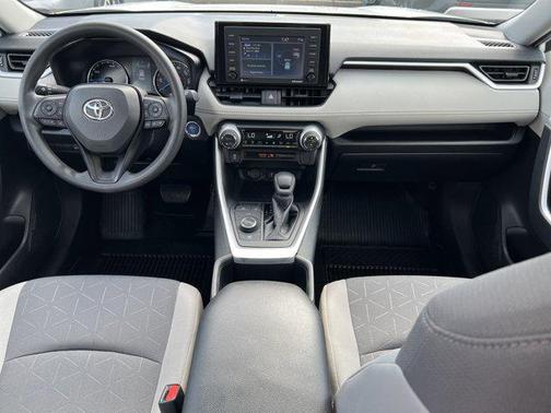 2022 Toyota RAV4 Hybrid XLE