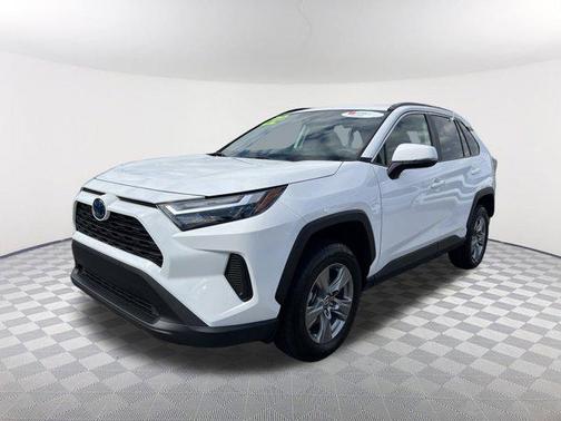 2022 Toyota RAV4 Hybrid XLE