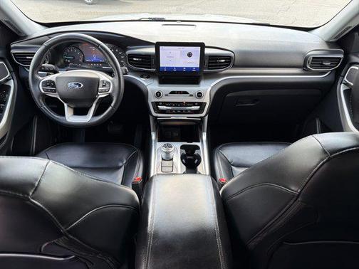 Star White Metallic Tri-Coat 2021 Ford Explorer XLT