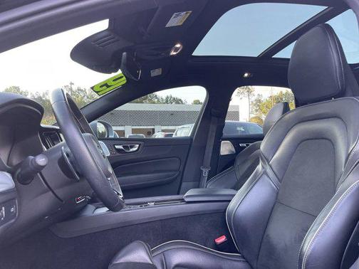 2019 Volvo XC60 T6 R-Design