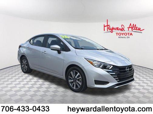 Brilliant Silver Metallic 2024 Nissan Versa 1.6 SV