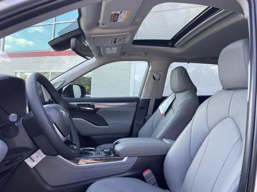 2025 Toyota Highlander Limited