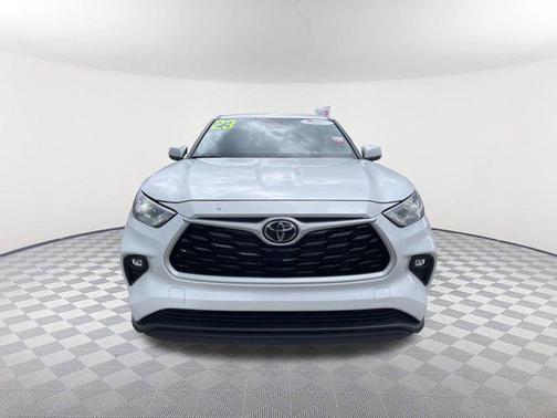 2023 Toyota Highlander LE