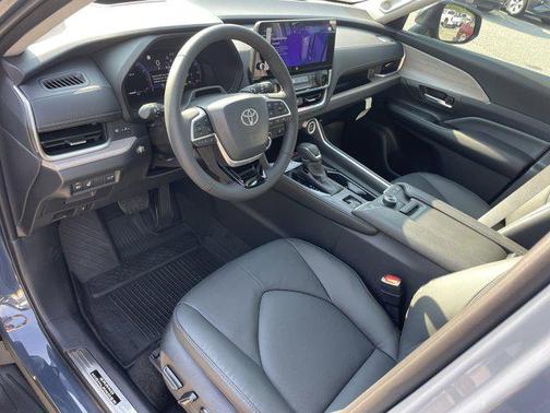 2025 Toyota Grand Highlander Platinum