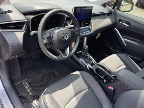 2025 Toyota Corolla Cross XLE